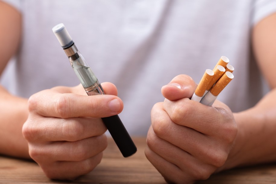 Comparison of vape and traditional cigarettes.