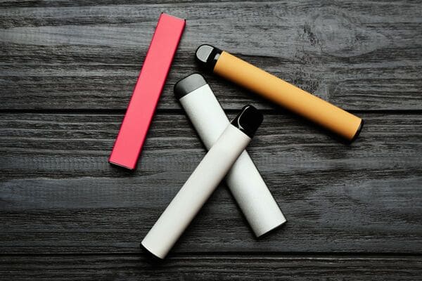 e-papierosy,liquidy,smak,zakaz,młodzież,palenie,zdrowie,rynek,szara strefa,ustawa,regulacja