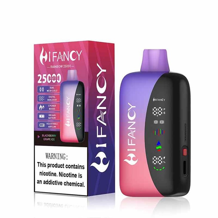 Zbliżenie na inteligentny ekran Hifancy 25K, wyraźnie pokazujący poziom baterii i płynu e-liquidu.