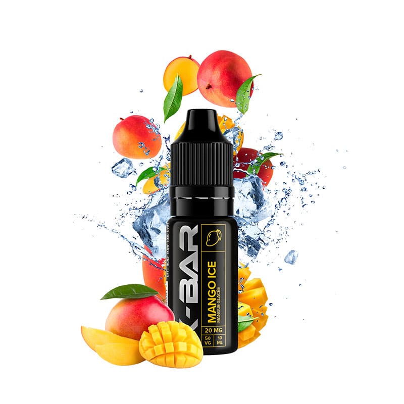 Butelka e-liquidu o smaku Mango Ice, obok świeżo pokrojonego mango i ananasa, z tłem tropikalnej plaży symbolizującej egzotyczną ucieczkę.