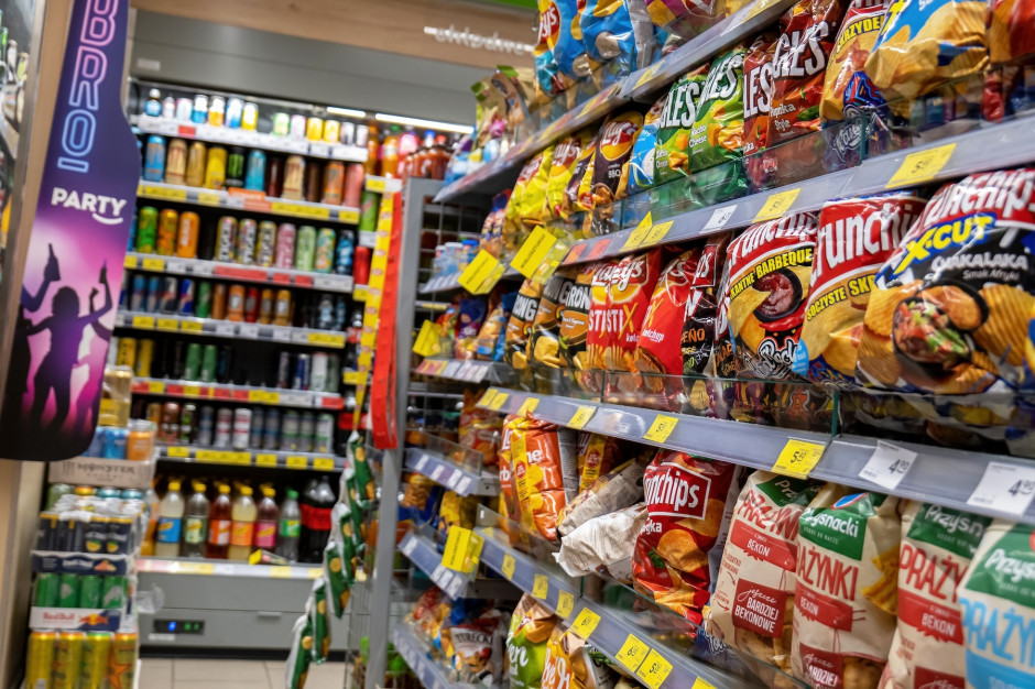 Droga nieruchomość handlowa, półka sklepowa wartość, Żabka retail space, rentowność - Żabka ma więcej sklepów i wyższe zyski