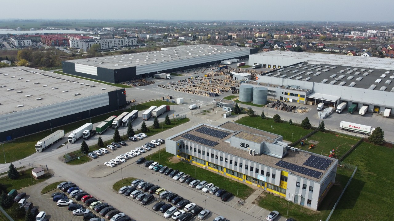 Stary magazyn vs nowoczesne centrum logistyczne, duży magazyn vape, zwinny magazyn e-papierosów, optymalizacja dostaw - Nowoczesny magazyn w centrum Polski – dlaczego lokalizacja i ...