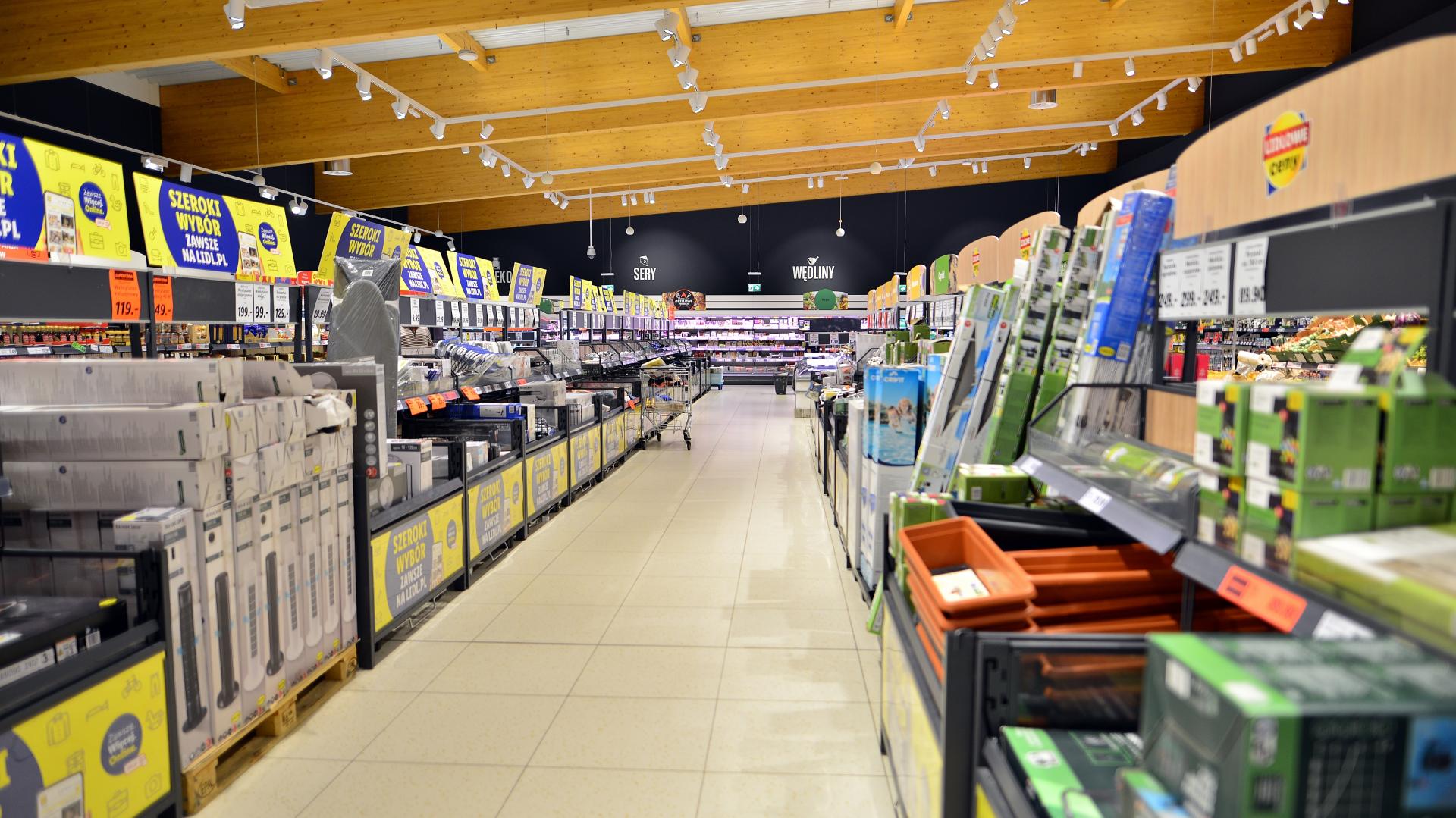 Podatek od wygody, convenience tax Żabka, drożyzna w sklepach osiedlowych, płacenie za wygodę zakupu - Żabka chce zwrotu podatku. Sieć właśnie wygrała w NSA batalię o ...