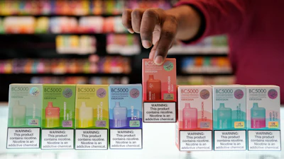 Podróbki Hifancy vape, chińska garażowa fabryka podróbek, fałszywe e-papierosy, podrabianie markowych produktów - Thousands of Unauthorized Vapes Are Pouring Into U.S. from China ...