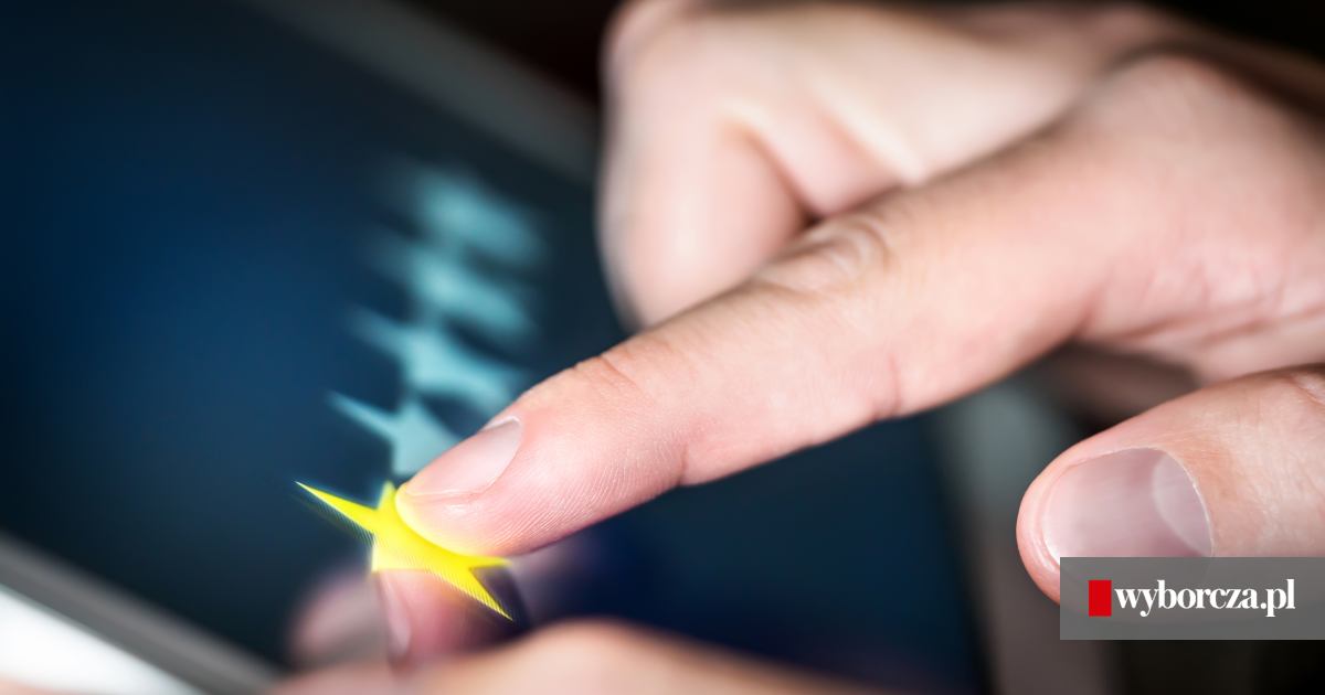 Opinie jako towar, kupowanie recenzji, ręka pieniądze gwiazdki, marketing internetowy oszustwo, handel recenzjami - Firmy kupują fałszywe opinie o produktach, płacą za dobre recenzje ...