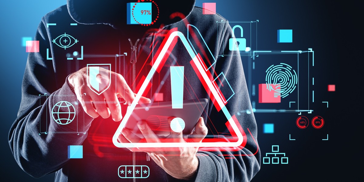 cyfrowy hałas, przeciążenie informacyjne, zmęczenie decyzjami, chaos miejski, zatłoczone miasto, powiadomienia smartfon - Na takie cyfrowe zagrożenia nie jesteśmy przygotowani