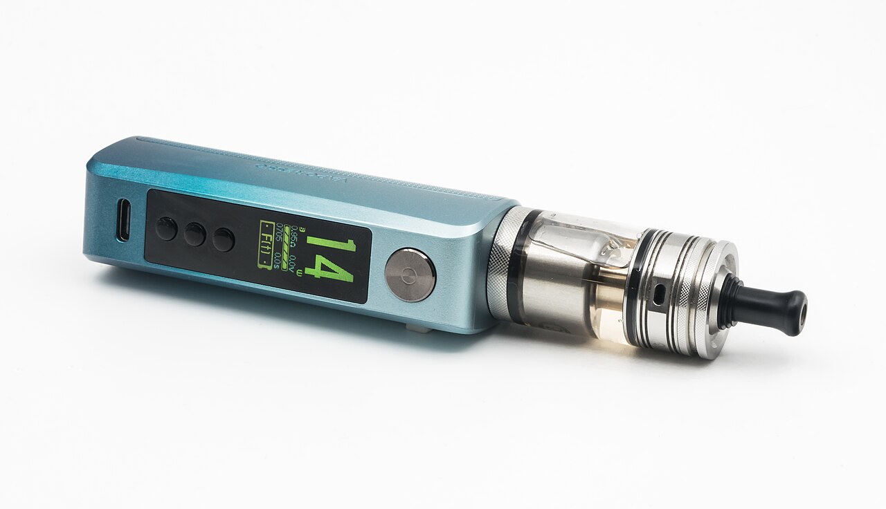 e-papieros na dnie toalety, vape tonący, elektroniczny papieros w muszli - E-papieros – Wikipedia, wolna encyklopedia
