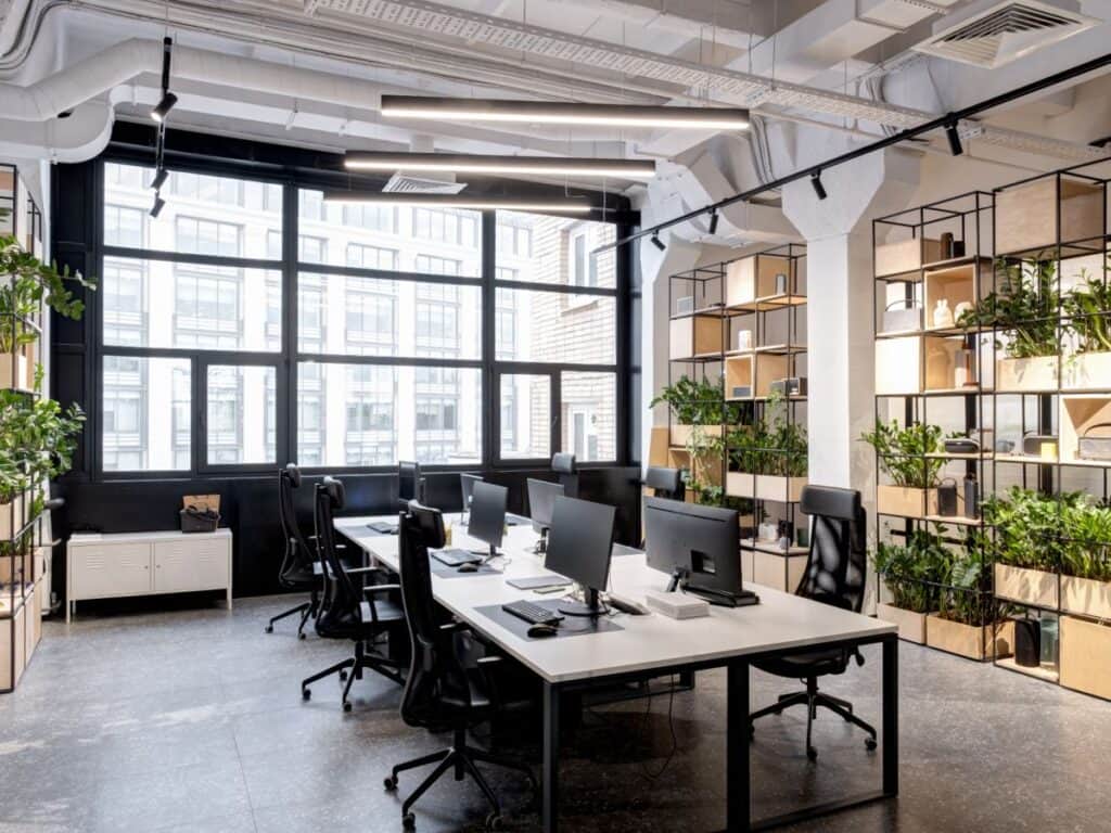 biuro open space, ukryte wapowanie, pracownik vape stealth, vaping dyskretnie biuro - Jak zaaranżować biuro typu open space? Poznaj 3 wskazówki ...