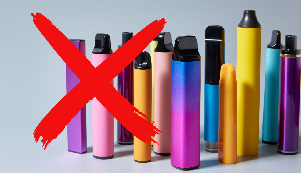 Bestsellery luty vape, szybka sprzedaż e-papierosów, magazynier pakujący jednorazówki, pracowity magazyn e-papierosów - Zakaz e-papierosów w Polsce? | Paulina Górska