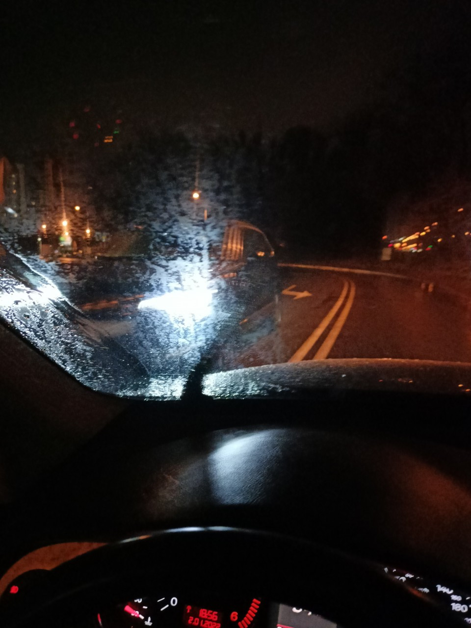osad gliceryna szyba samochód nocne światła rozmazane widok - Czyszczenie osadu na szybach - strona 3 - Czyszczenie szyb ...