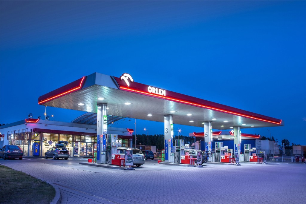 e-papierosy stacja benzynowa, Orlen BP, wysokie ceny, płaczący portfel, ikony ⛽💸 - Oferta dla Ciebie | ORLEN